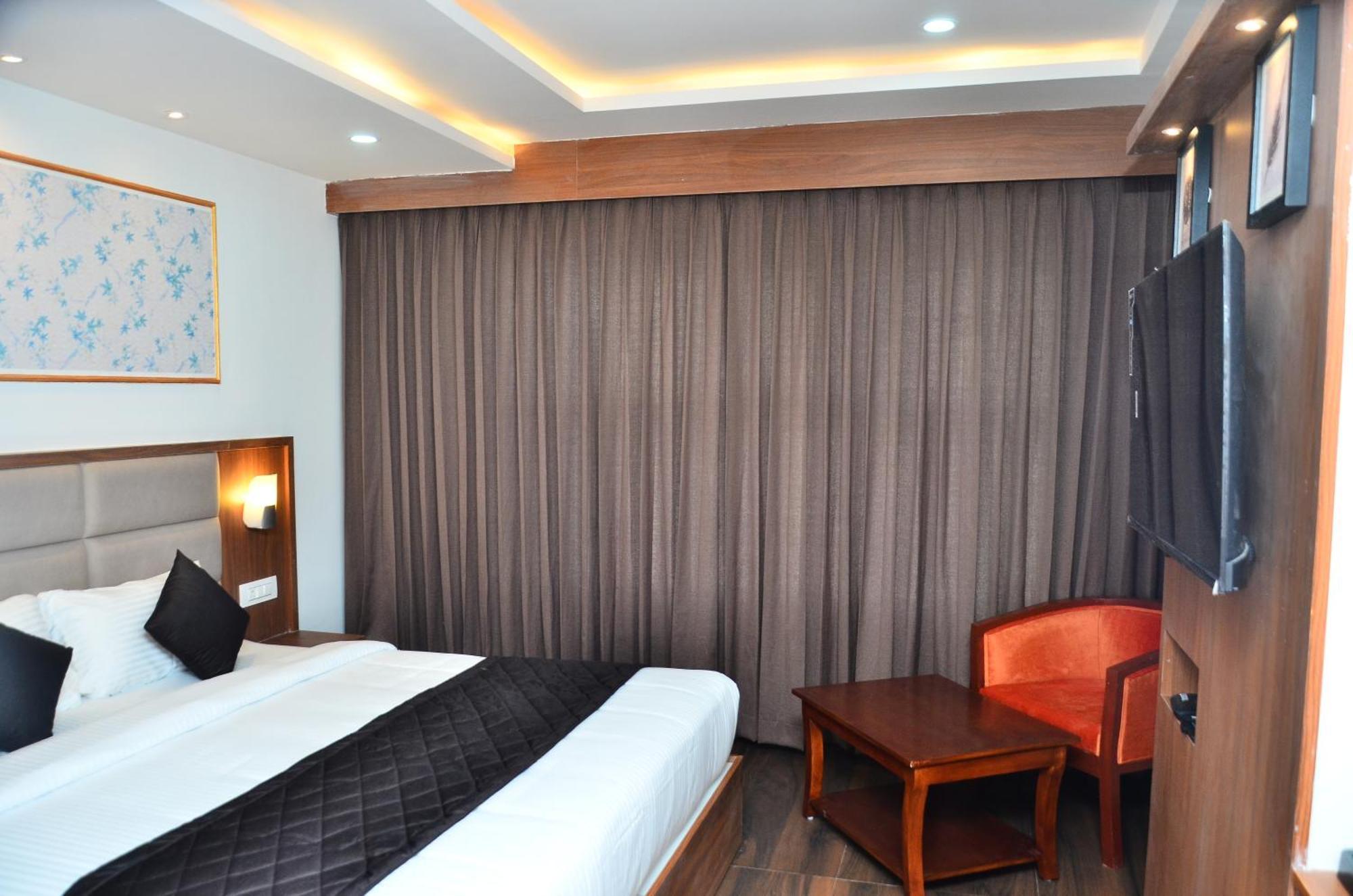 Hotel Eyrie Nest Bangalore Exterior foto